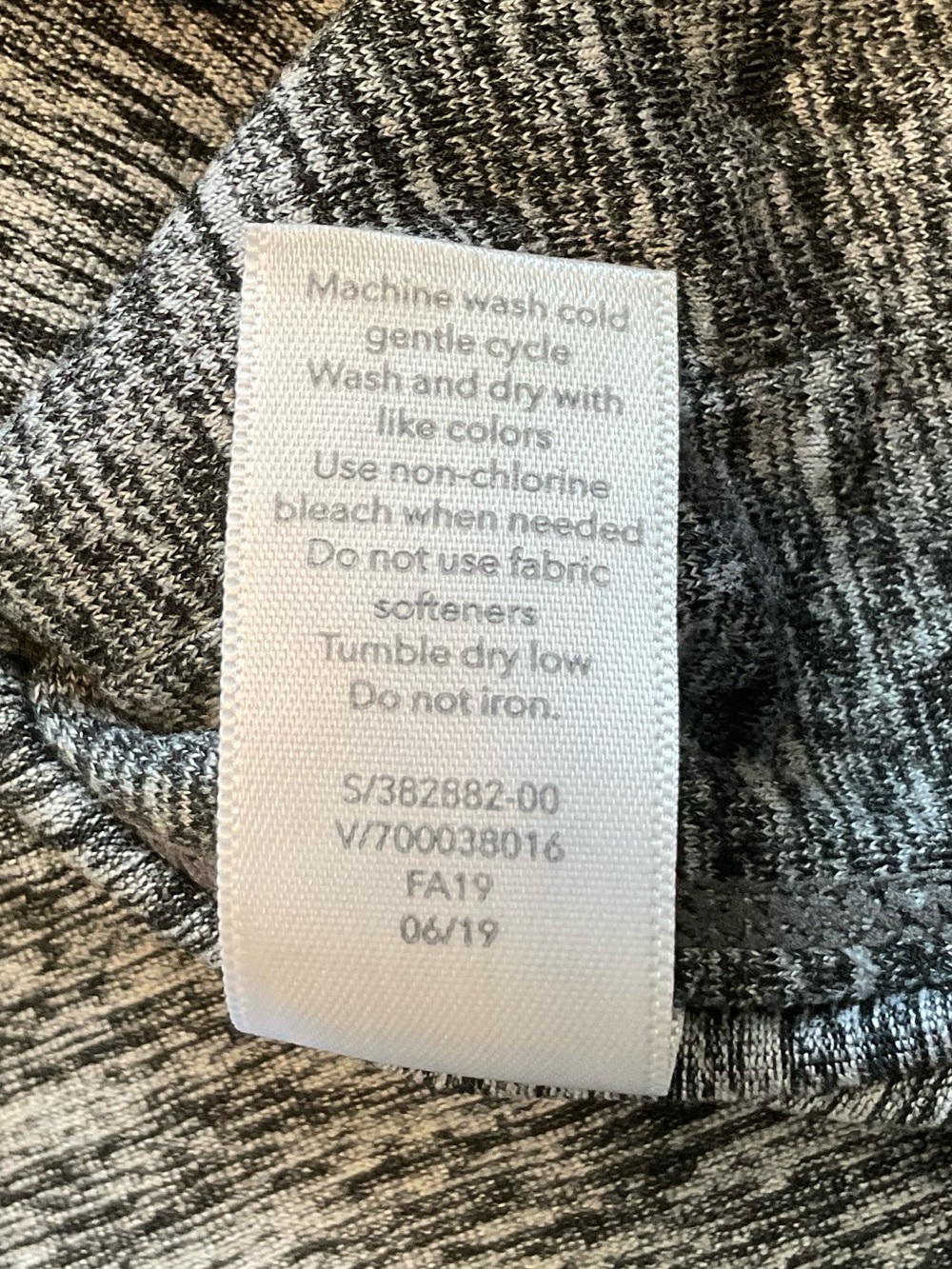 Athleta Black and White Draw String Hooded Pullover Top - Size Small - Picture 11 of 11